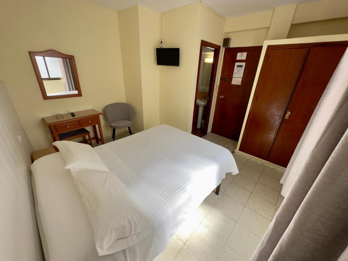 Hotel Cabello Torremolinos Zewnętrze zdjęcie